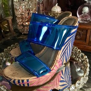 Naughty monkey wedges